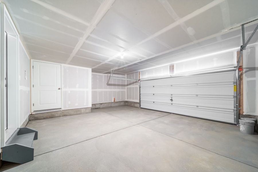 Spacious, unfurnished interior of a new home in Reunion, Commerce City (Image 8). Spacious, unfurnished interior of a new home in Reunion, Commerce City (Image 8).
