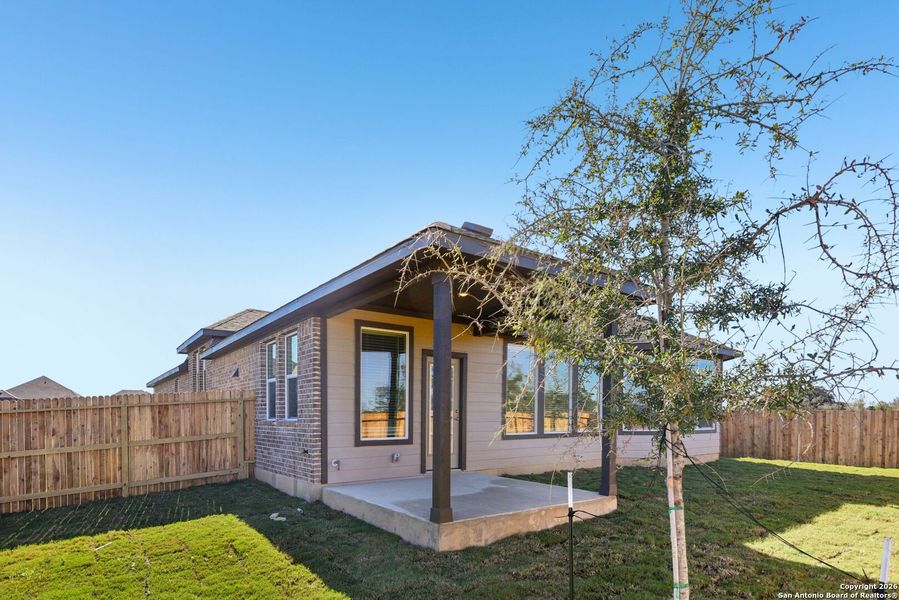 Exterior details and patio area of a home in Carmel Ranch, Schertz (Image 4).
