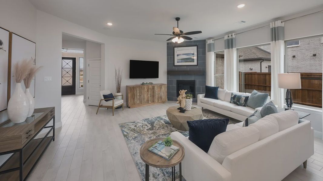 Furnished interior view inside a new home in Las Lomas, Forney (Image 18).