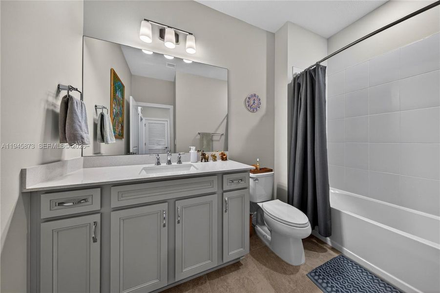 Furnished interior view inside a new home in , Oakland Park (Image 12).