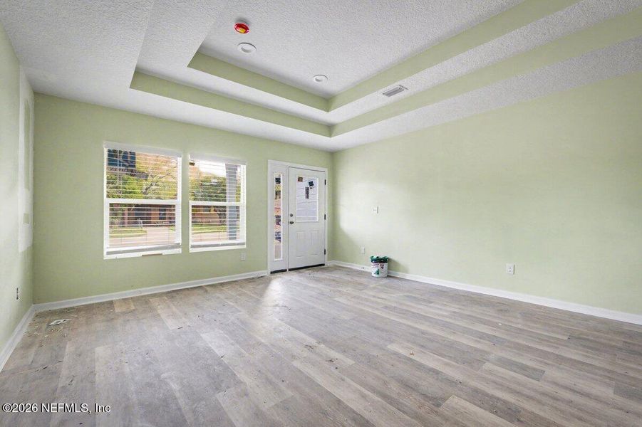 Spacious, unfurnished interior of a new home in , Jacksonville (Image 4).