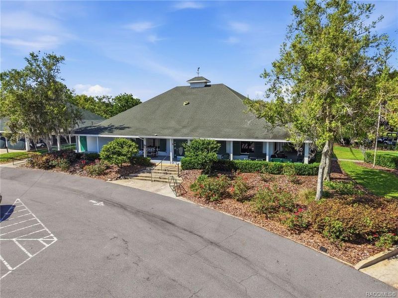 Community amenities in The Fairways At Twisted Oaks, Beverly Hills (Image 69).