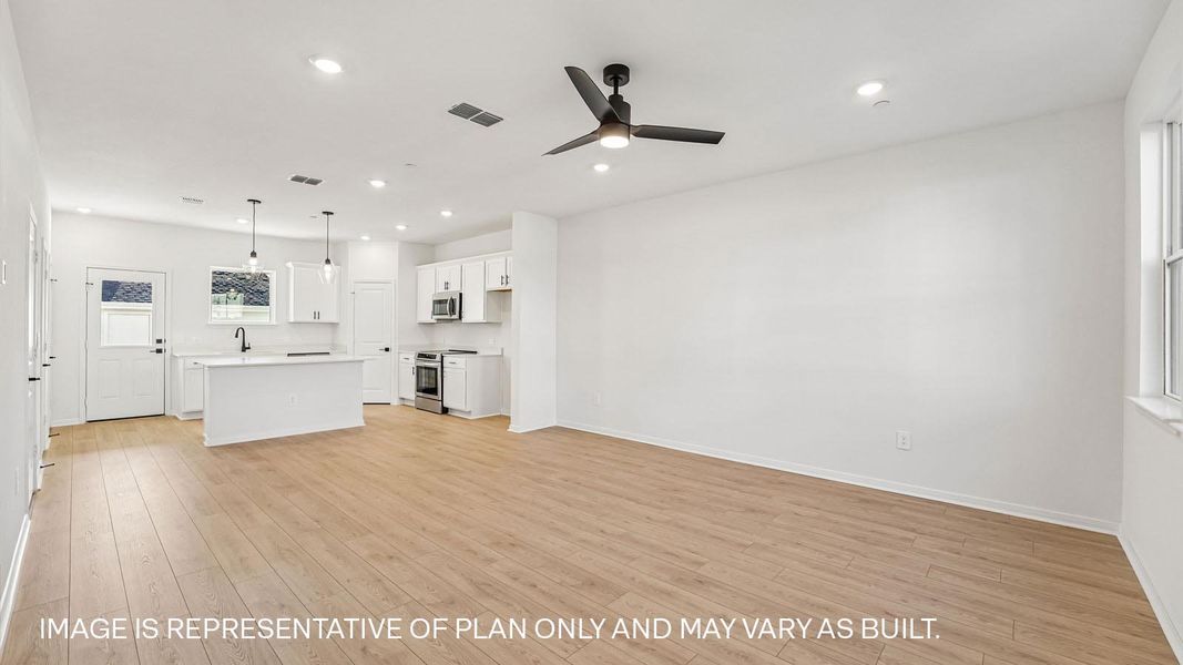 Spacious, unfurnished interior of a new home in Avery Centre, Round Rock (Image 14).