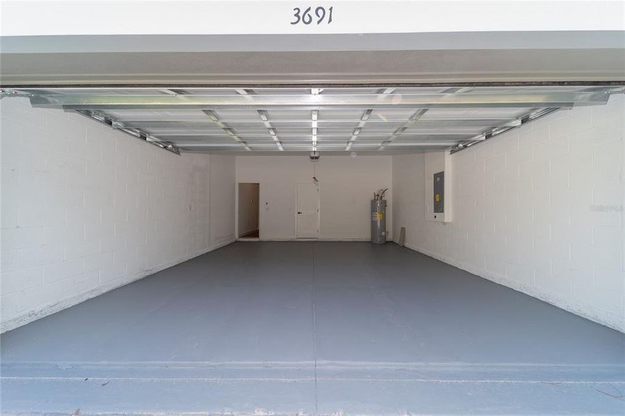Spacious, unfurnished interior of a new home in , Dunnellon (Image 39). Spacious, unfurnished interior of a new home in , Dunnellon (Image 39).