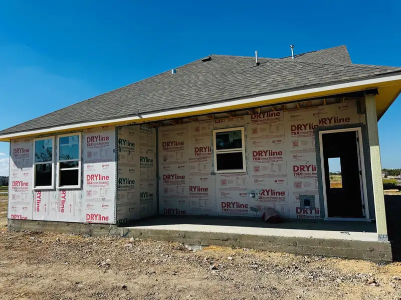 Exterior details and patio area of a home in Patterson Ranch, Georgetown (Image 6).