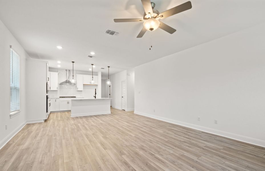 Representative unfurnished interior of a home built from the Burnet by Pulte Homes in Crosswinds, Kyle (Image 16).
