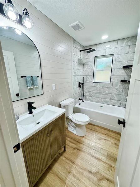 Furnished interior view inside a new home in , Ocala (Image 16).