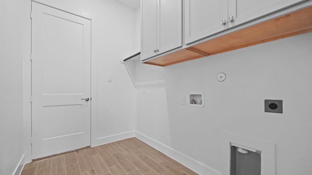Spacious, unfurnished interior of a new home in Attwater 65's, Waller (Image 17). Spacious, unfurnished interior of a new home in Attwater 65's, Waller (Image 17).