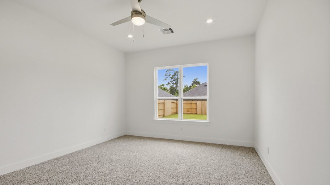 Spacious, unfurnished interior of a new home in Hills of Westlake, Conroe (Image 14).