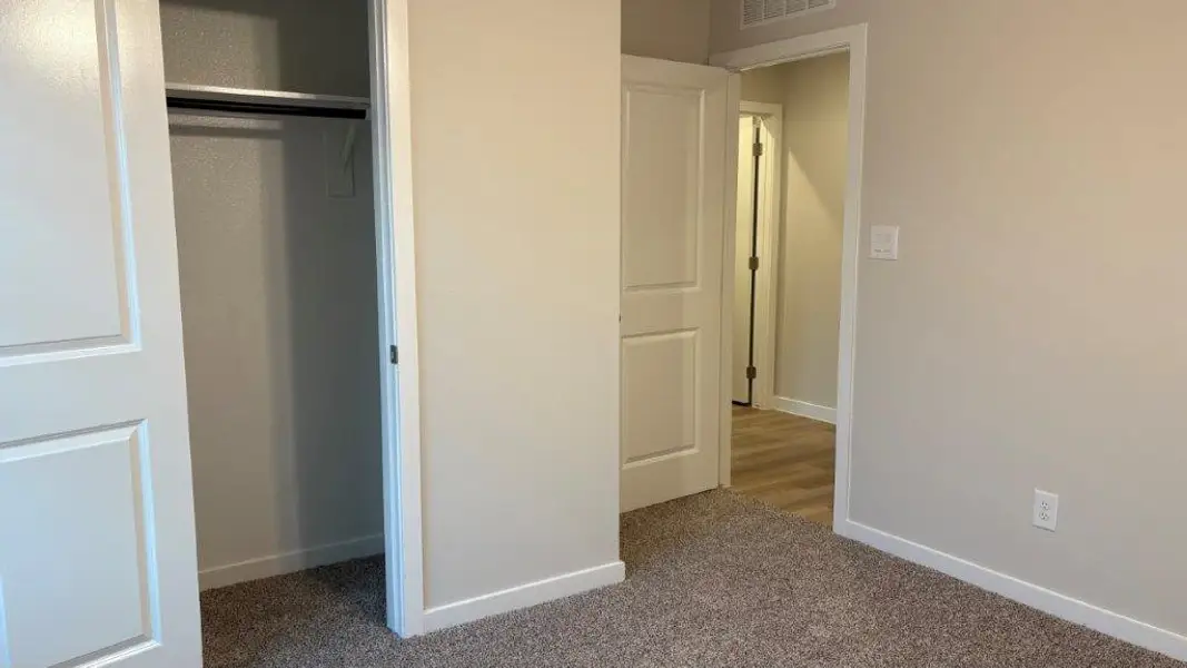 Spacious, unfurnished interior of a new home in King's Landing, Corpus Christi (Image 11).