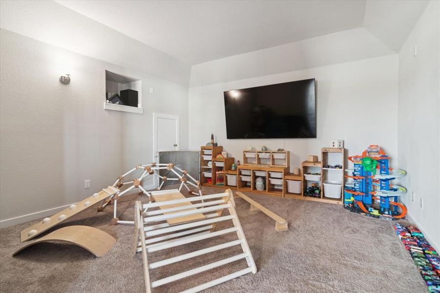 Image 38 of a home in Creekside.