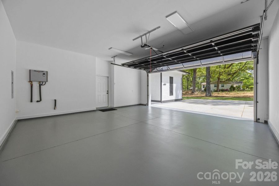 Spacious, unfurnished interior of a new home in , Charlotte (Image 30).