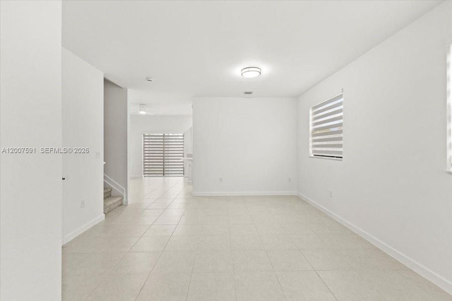 Spacious, unfurnished interior of a new home in , Homestead (Image 16).