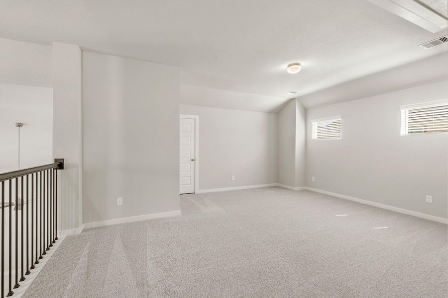 Spacious, unfurnished interior of a new home in Grand Oaks – The Cove, Houston (Image 18). Spacious, unfurnished interior of a new home in Grand Oaks – The Cove, Houston (Image 18).