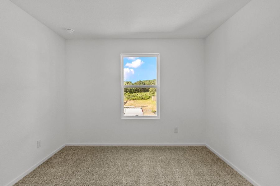 Spacious, unfurnished interior of a new home in Lake Conroe Cove, Willis (Image 16).