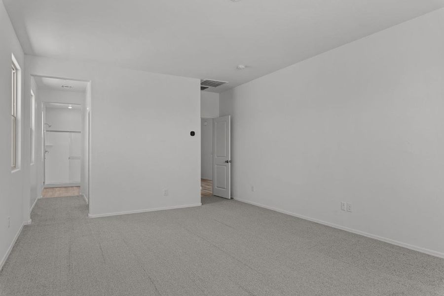 Spacious, unfurnished interior of a new home in Mystic Vista Enclaves, Buckeye (Image 10).