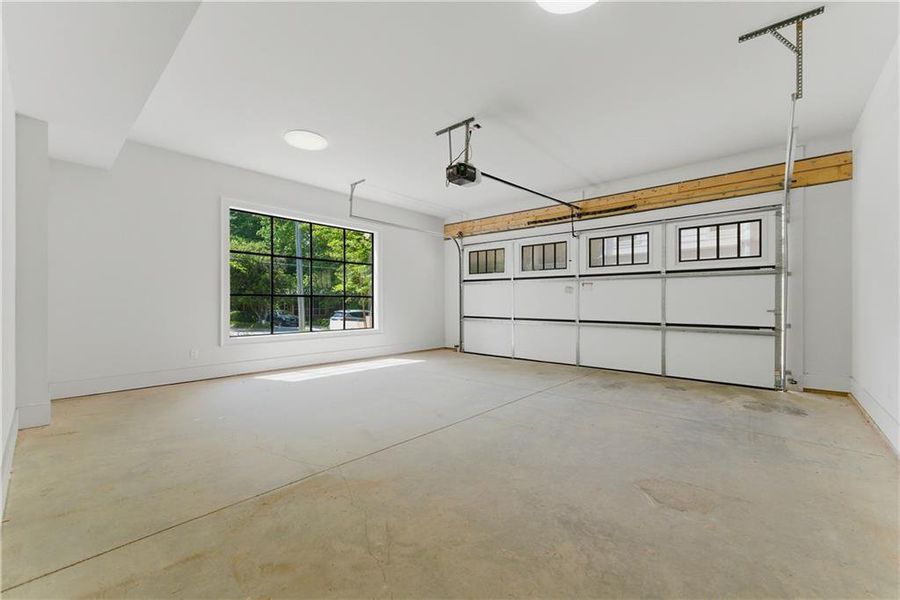 Spacious, unfurnished interior of a new home in , Atlanta (Image 53).