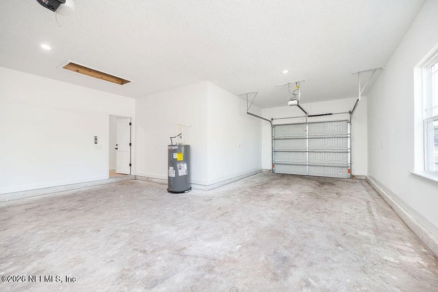Spacious, unfurnished interior of a new home in , Bryceville (Image 18).