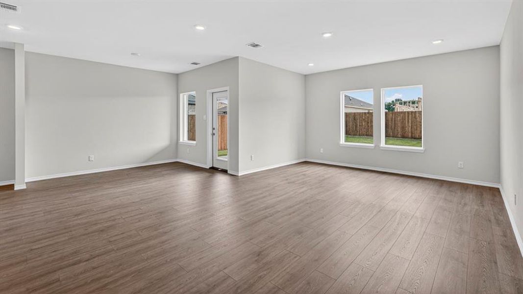 Spacious, unfurnished interior of a new home in Blaire Lake, Tyler (Image 15). Spacious, unfurnished interior of a new home in Blaire Lake, Tyler (Image 15).