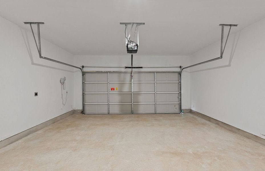 Spacious, unfurnished interior of a new home in Lagos, Manor (Image 16).