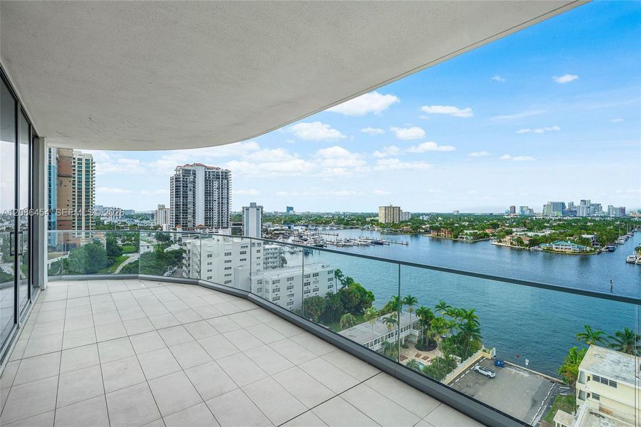 Condo located in Fort Lauderdale, FL showcasing its design and architecture (Image 28).