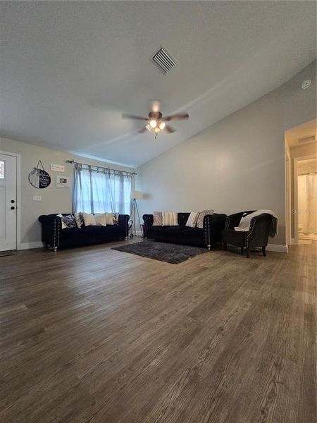 Image 20 of a home in . Image 20 of a home in .