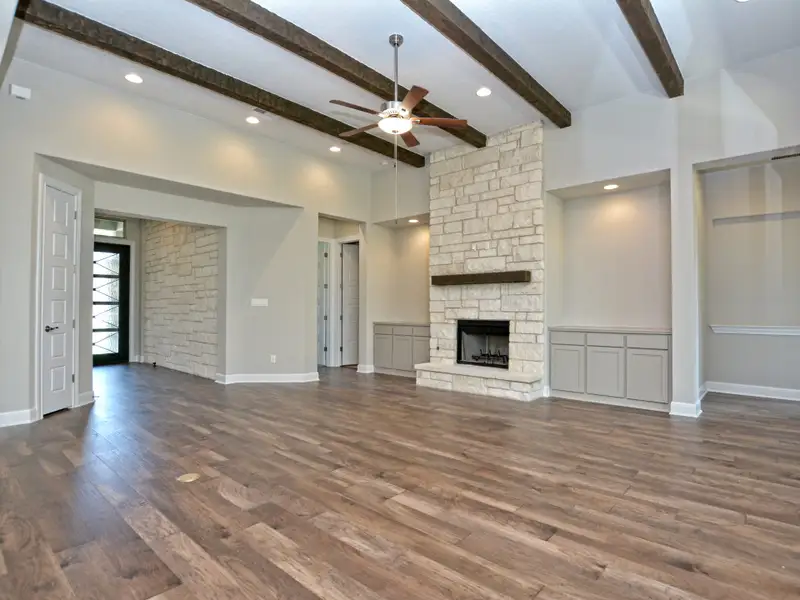 Representative unfurnished interior of a home built from the Santa Barbara II by Giddens Homes in Scofield Farms Estates, Georgetown (Image 23).