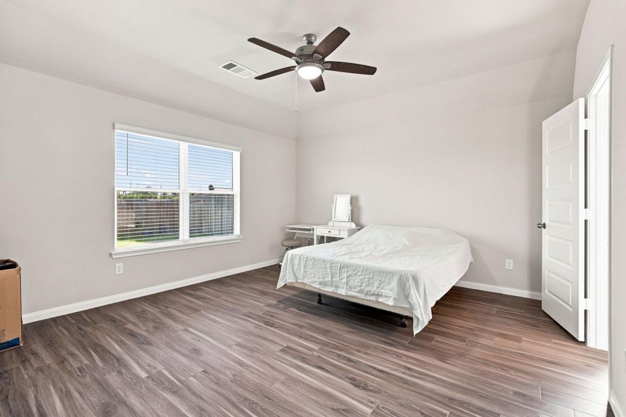Furnished interior view inside a new home in , Rosharon (Image 9). Furnished interior view inside a new home in , Rosharon (Image 9).