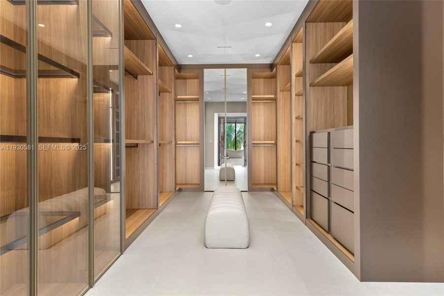 Furnished interior view inside a new home in , Fort Lauderdale (Image 14).