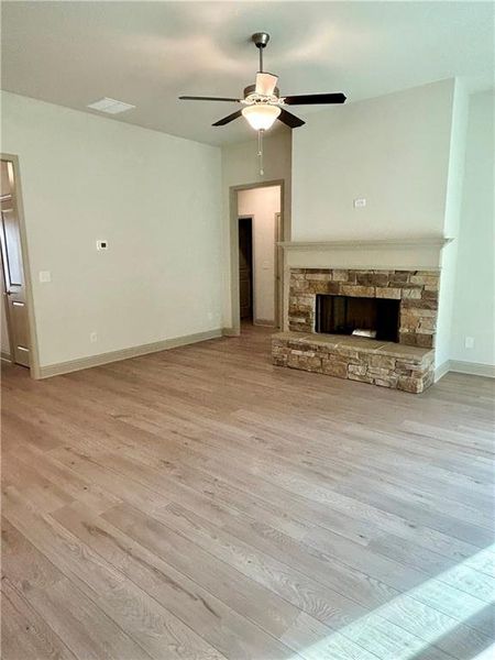 Spacious, unfurnished interior of a new home in , Waleska (Image 12).