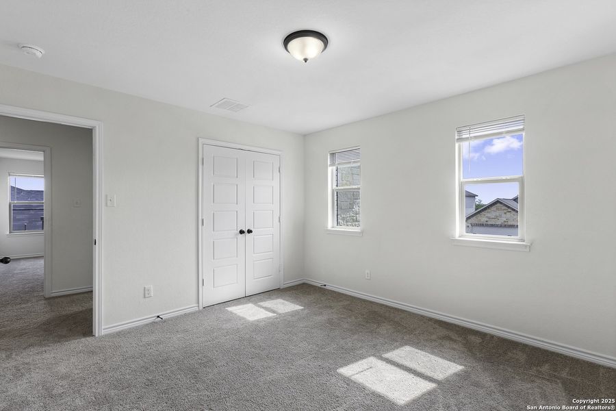 Spacious, unfurnished interior of a new home in Knox Ridge, Converse (Image 19).