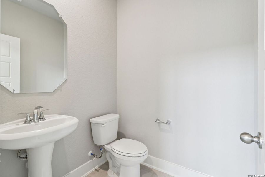 Furnished interior view inside a new home in Sagebrooke - Classic Series, San Antonio (Image 17).