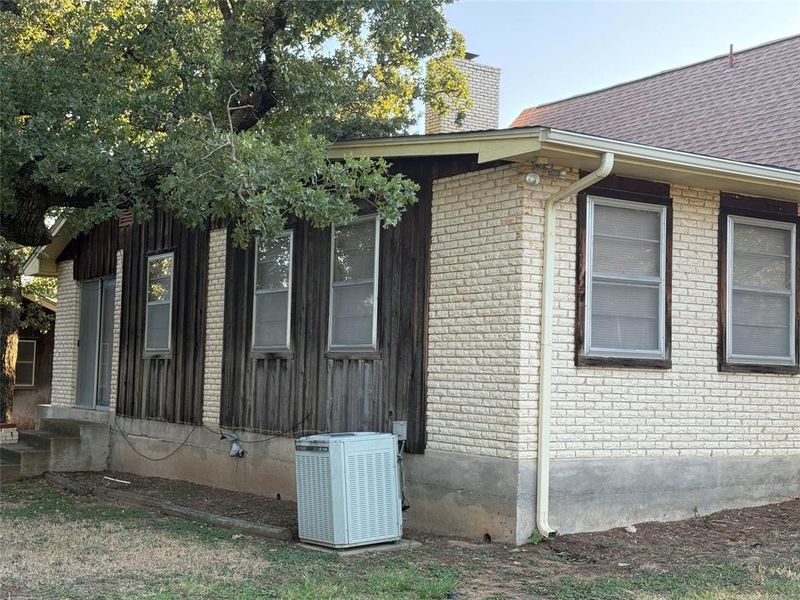 Front exterior of a new home in , Mineral Wells, TX, highlighting curb appeal (Image 16). Front exterior of a new home in , Mineral Wells, TX, highlighting curb appeal (Image 16).