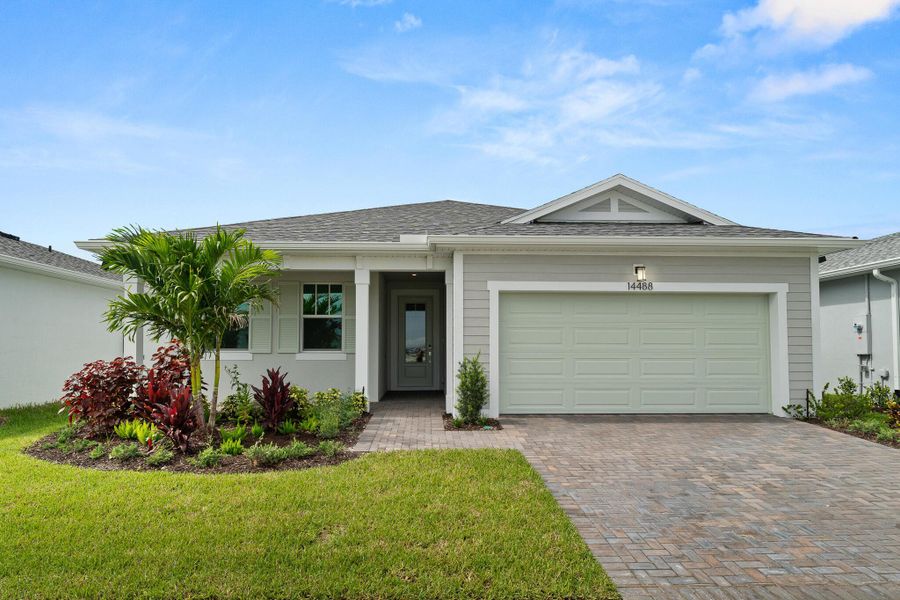 Exterior details and patio area of a home in Tradition - Cadence, Port St. Lucie (Image 1).