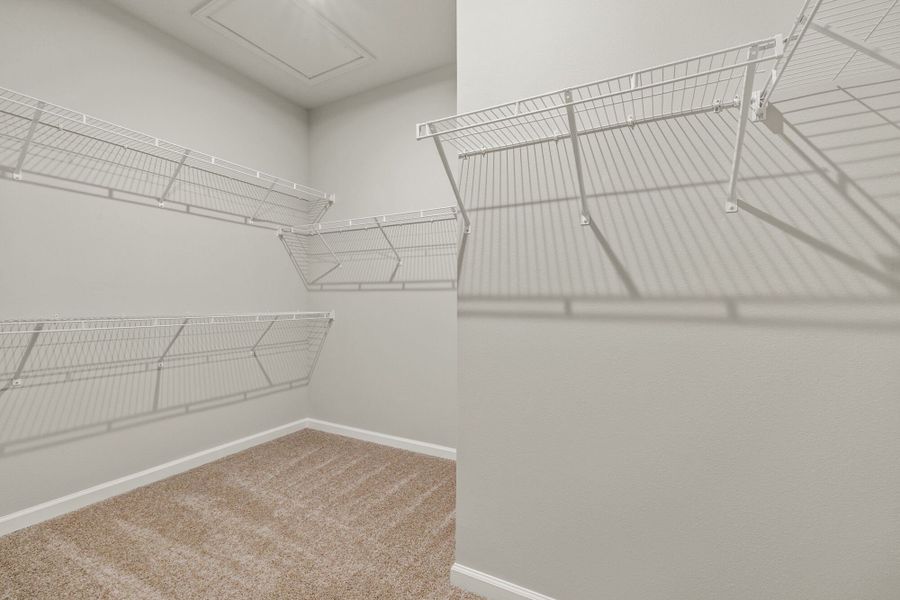 Spacious, unfurnished interior of a new home in Arboretum, Naples (Image 14).