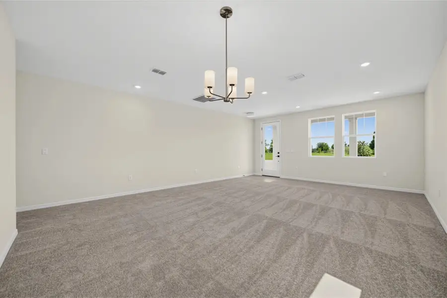 Spacious, unfurnished interior of a new home in Trailside, Mount Dora (Image 15).