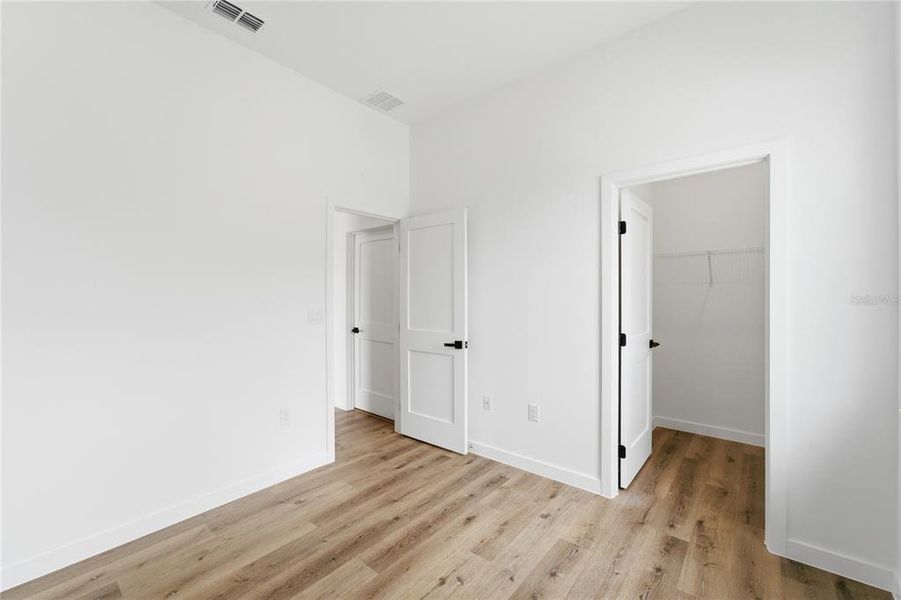 Spacious, unfurnished interior of a new home in , Ocala (Image 17).