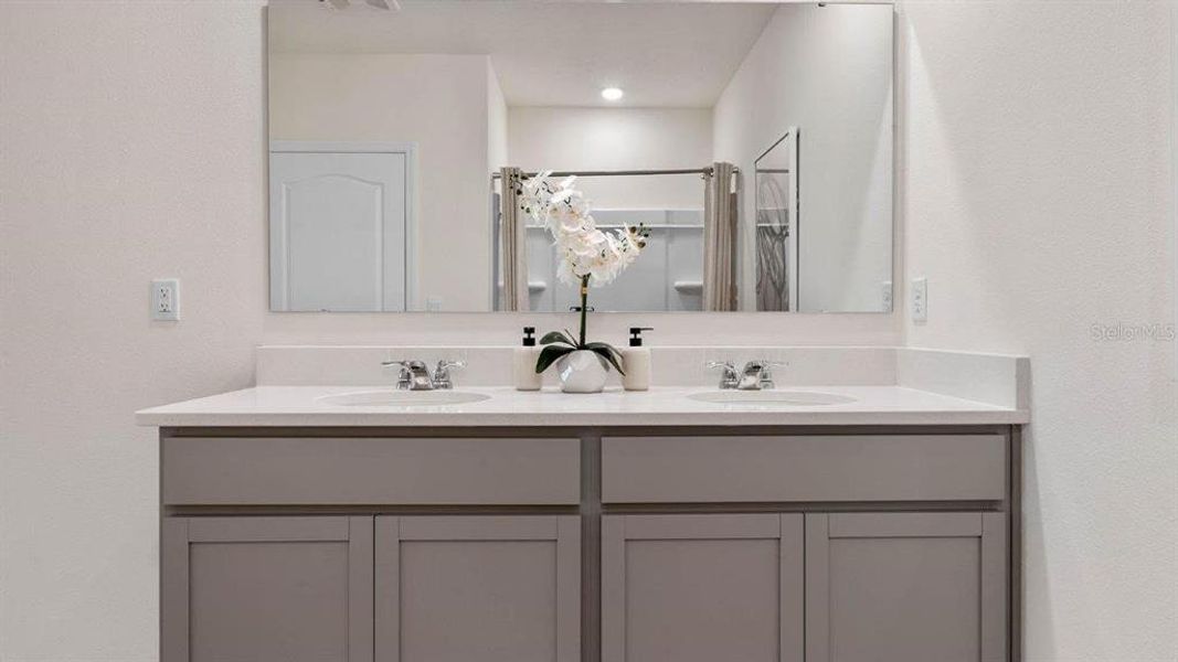 Close-up of interior finishes inside a home in Villamar, Winter Haven (Image 19).