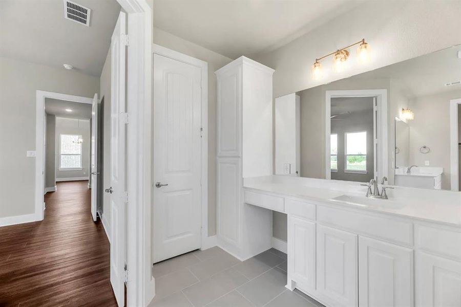 Furnished interior view inside a new home in Fannin Ranch, Leonard (Image 8). Furnished interior view inside a new home in Fannin Ranch, Leonard (Image 8).