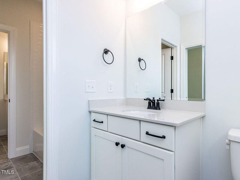 031-1280x960-bathroom