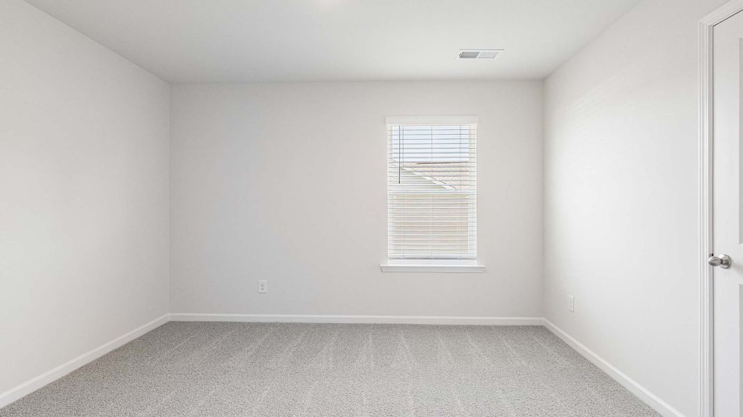 Spacious, unfurnished interior of a new home in Fergus Crossing, York (Image 21).
