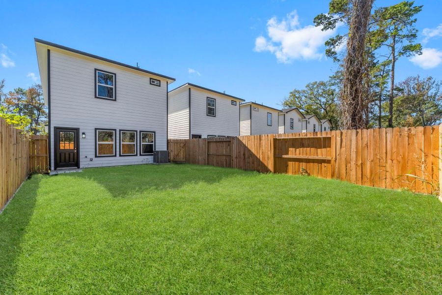 Exterior details and patio area of a home in , Houston (Image 22).