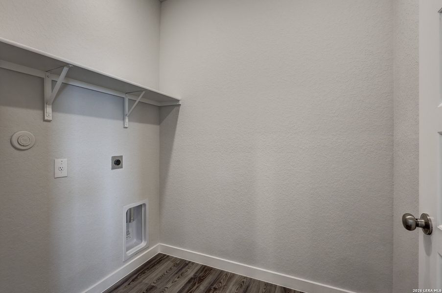 Spacious, unfurnished interior of a new home in Park Place, New Braunfels (Image 14).