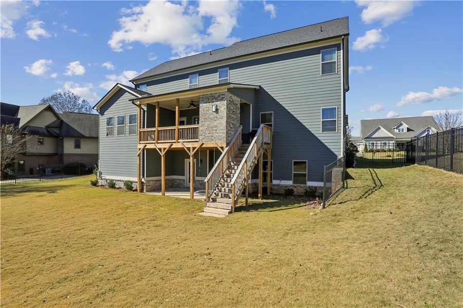 Exterior details and patio area of a home in , Jefferson (Image 3).