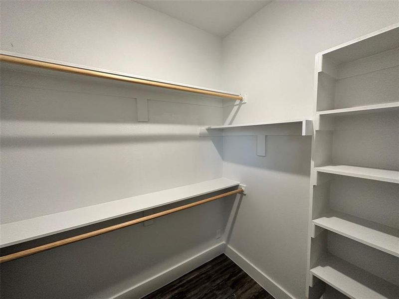 Spacious, unfurnished interior of a new home in , Sulphur Springs (Image 24).