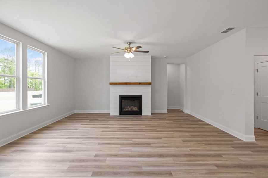 Representative unfurnished interior of a home built from the Charlton by UnionMain Homes in Austin Springs, Bethlehem (Image 14).