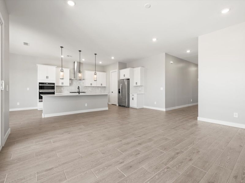 Spacious, unfurnished interior of a new home in Paloma Creek - Signature Series, Surprise (Image 10).