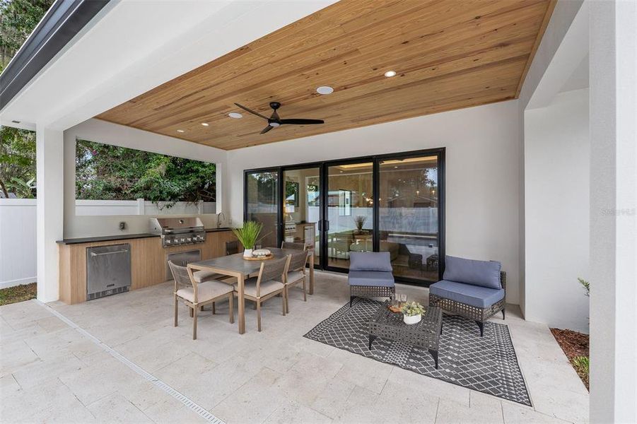 Exterior details and patio area of a home in , Orlando (Image 25).
