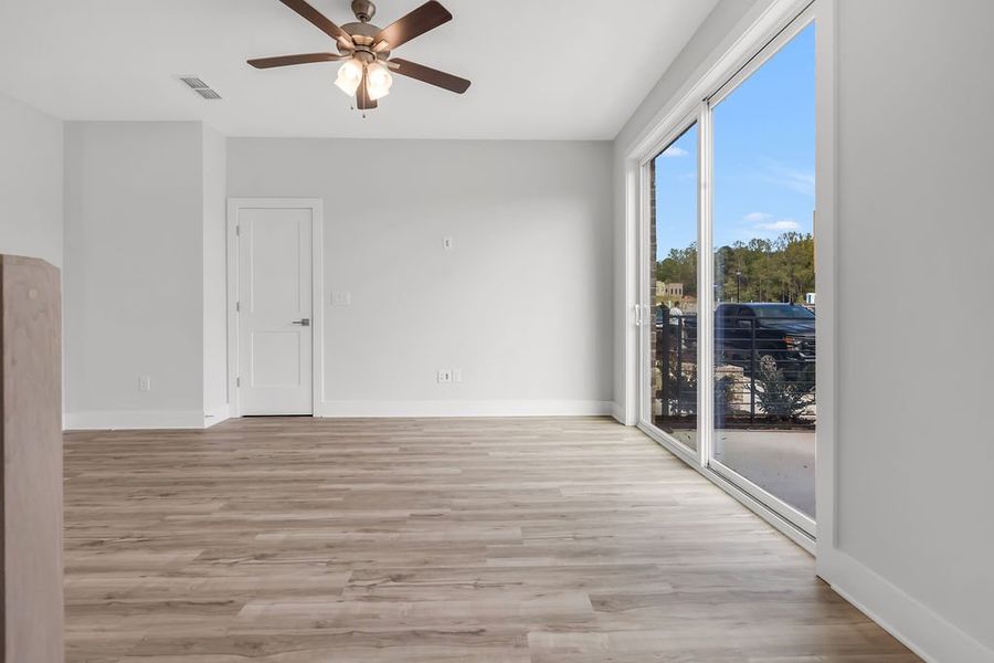 Spacious, unfurnished interior of a new home in Echo Park, Suwanee (Image 22).