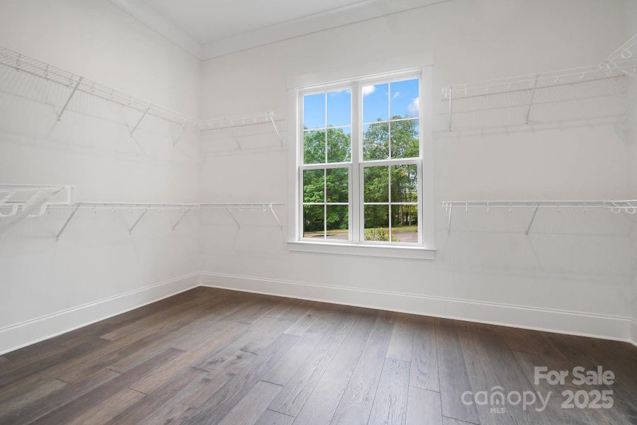 Massive tub shower space Massive tub shower space